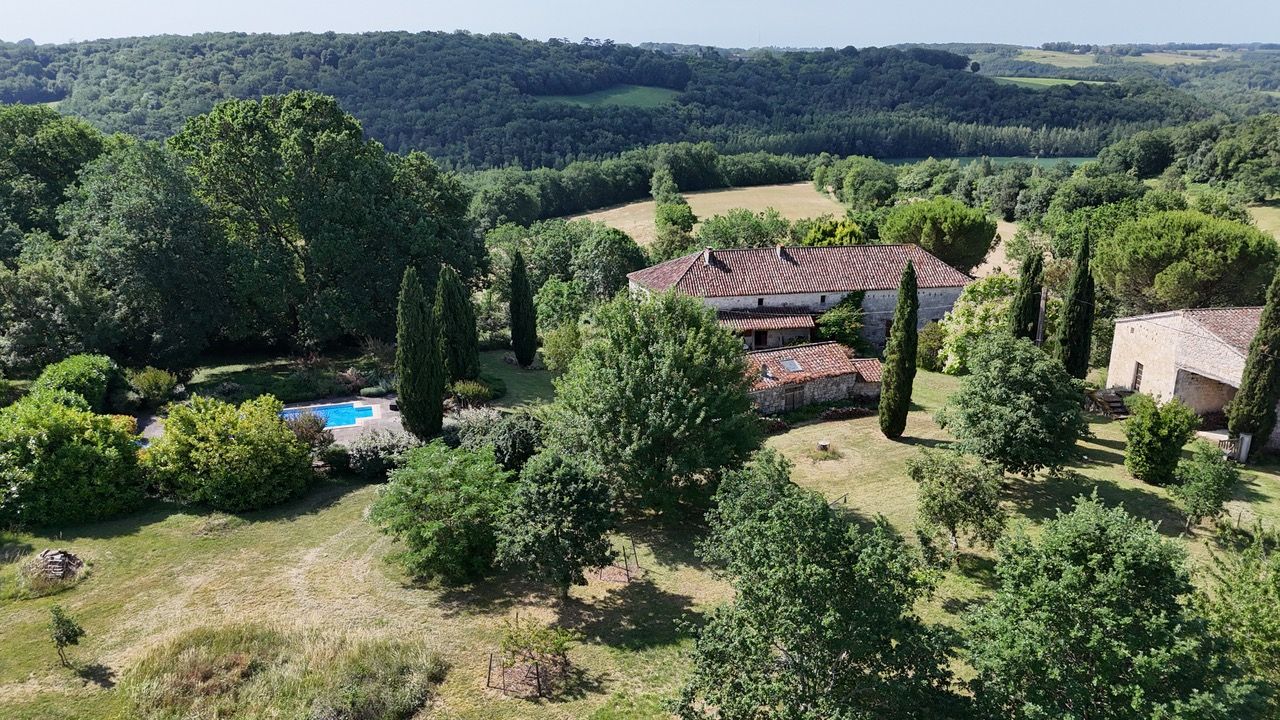 Authentic property with guest house, swimming pool, spring, and stunning views in Nouvelle-Aquitaine, Lot-et-Garonne (47) - Image 67