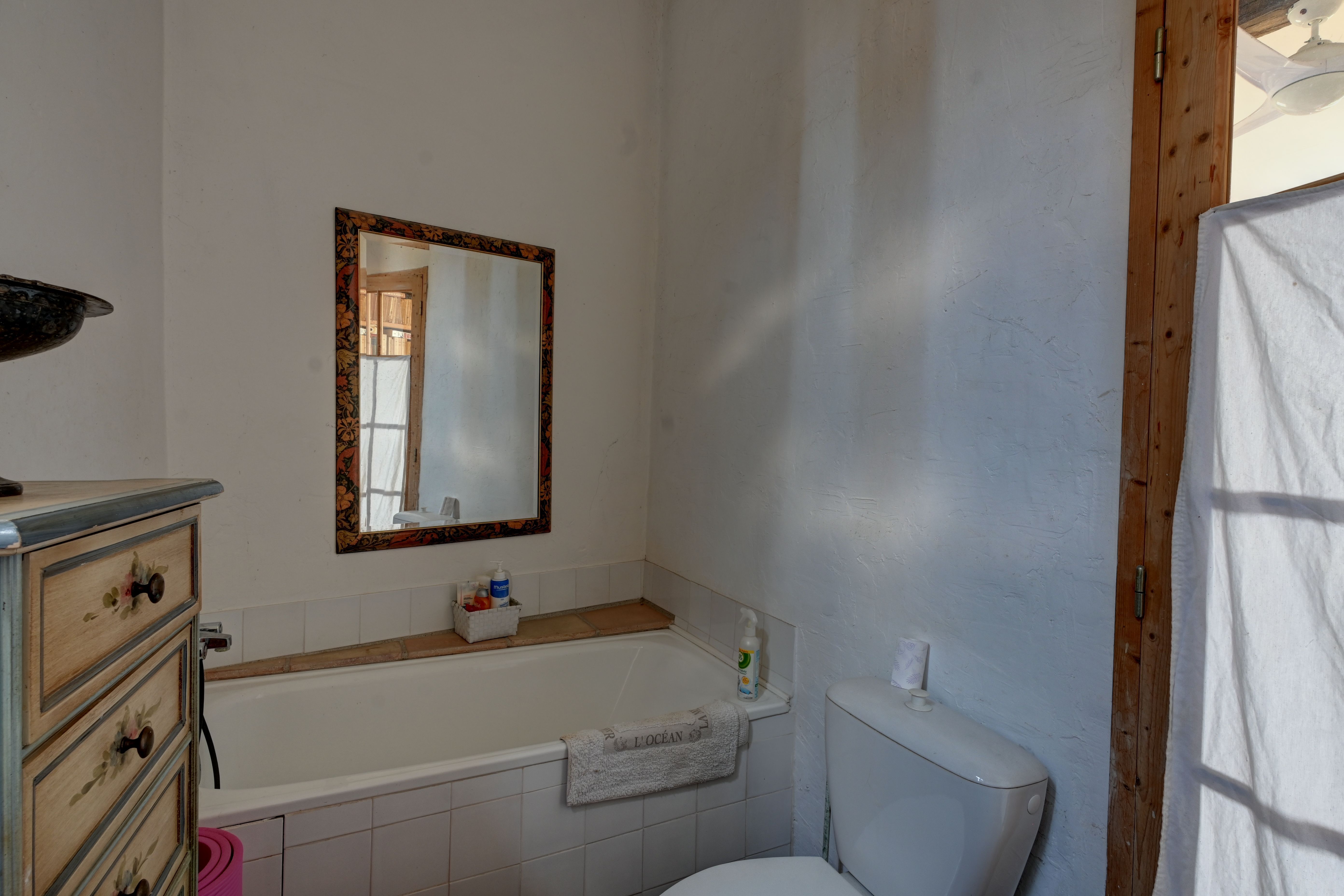 Authentic property with guest house, swimming pool, spring, and stunning views in Nouvelle-Aquitaine, Lot-et-Garonne (47) - Image 13