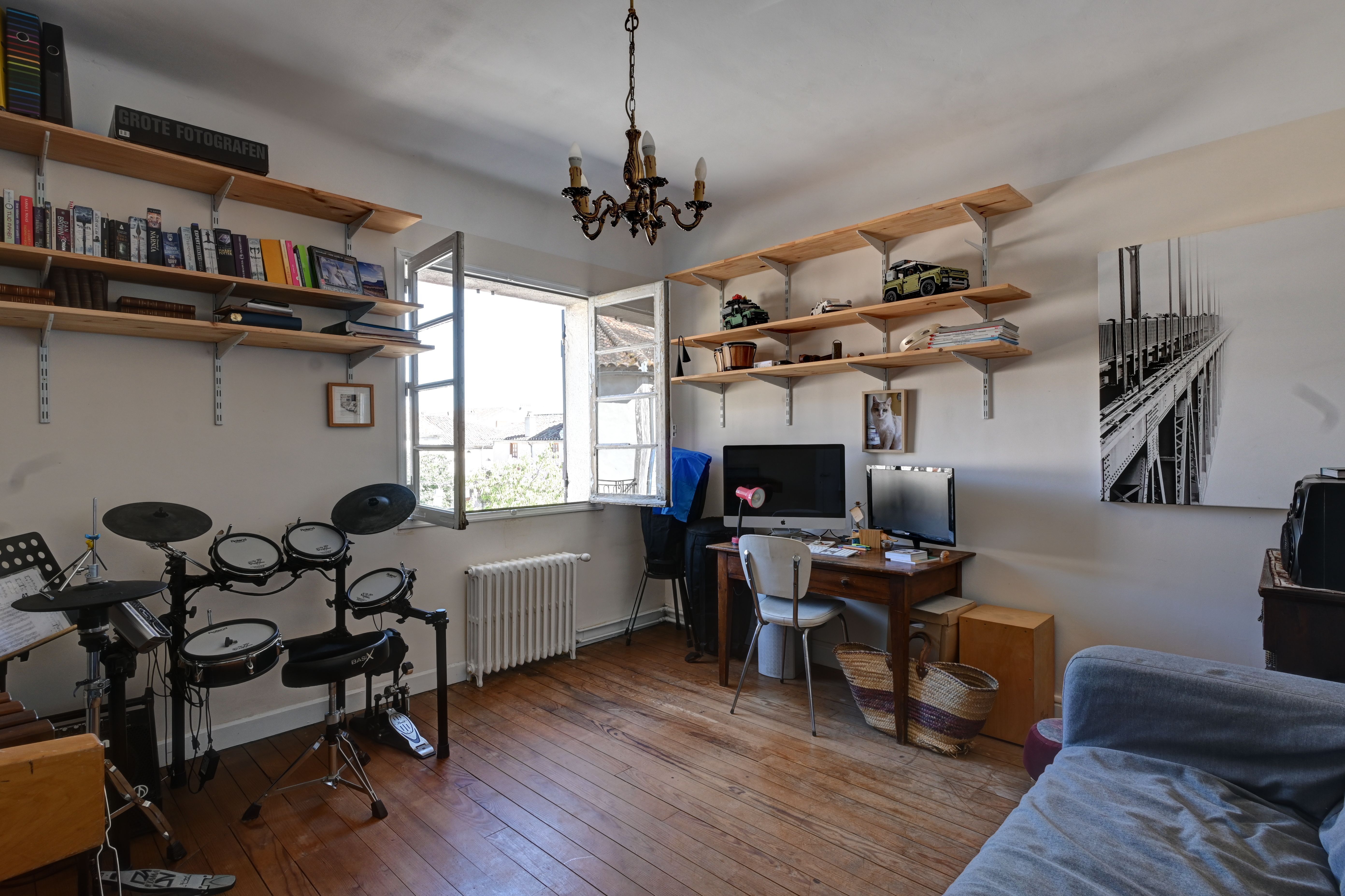 Former Post Office Renovated with Courtyard and Outbuilding in the Heart of Tournon-d’Agenais in Nouvelle-Aquitaine, Lot-et-Garonne (47) - Image 27