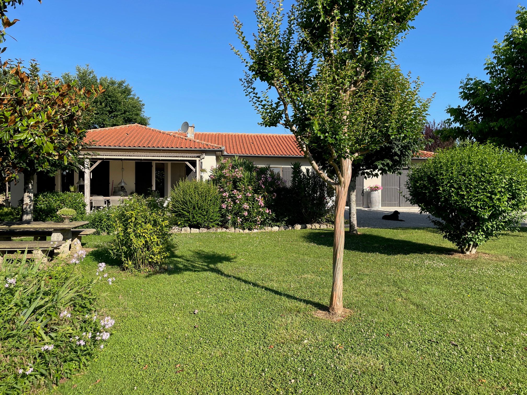 Countryside house in perfect condition with beautiful garden in None, None - Image thumbnail